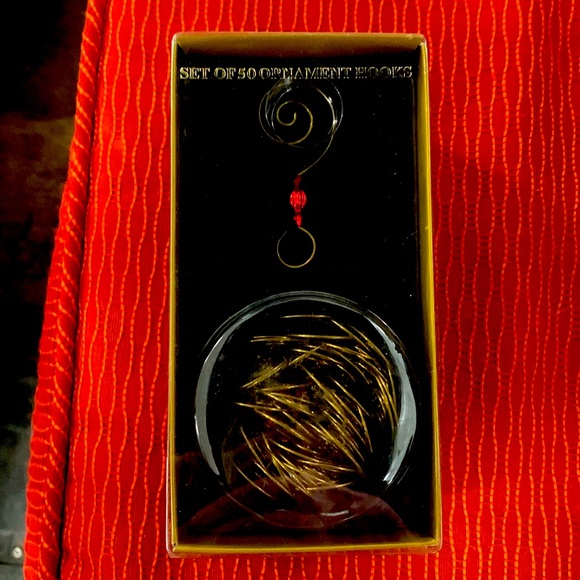 dillards Other - Set Of 50 VTG Dillards Ornament Hooks New Never Used.